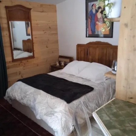 Holiday home Libellule Domaine De La Mamounette Champclause