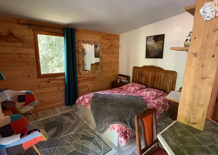 Дом отдыха Libellule Domaine De La Mamounette Champclause